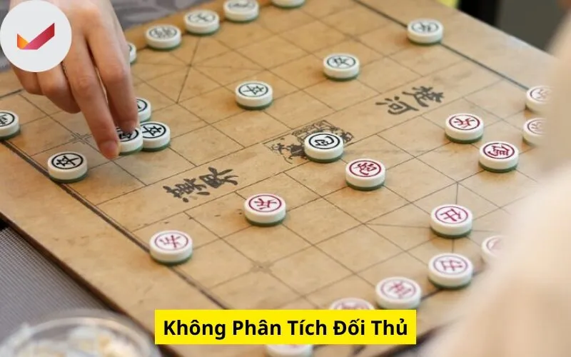 Không Phân Tích Đối Thủ